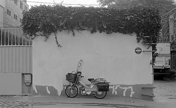 Paris (C) Peter Marshall, 1984