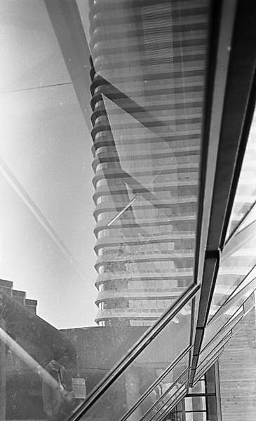 Paris (C) Peter Marshall, 1984