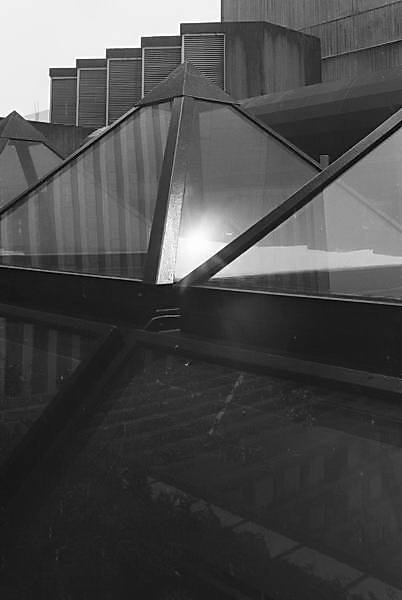 Paris (C) Peter Marshall, 1984