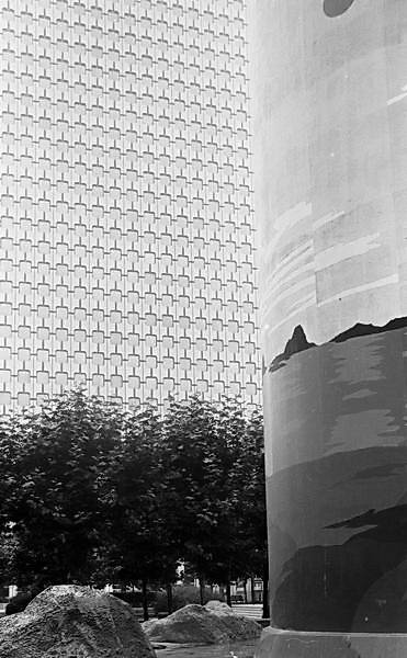 Paris (C) Peter Marshall, 1984