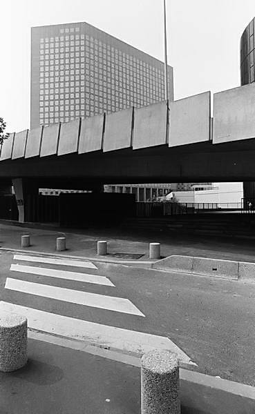 Paris (C) Peter Marshall, 1984