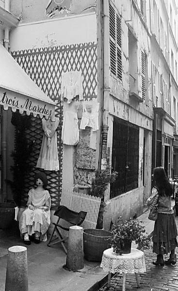 Paris (C) Peter Marshall, 1984