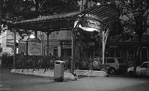 Paris (C) Peter Marshall, 1984