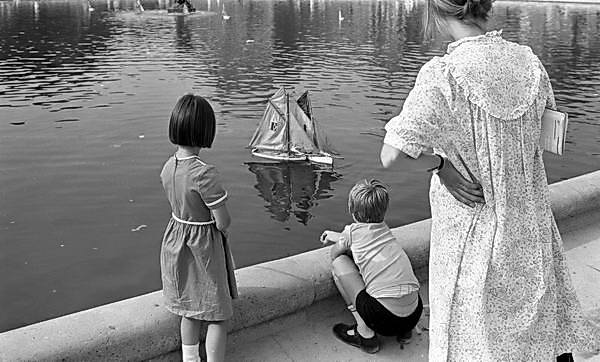 Paris (C) Peter Marshall, 1984