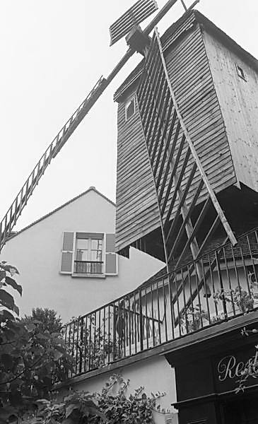 Paris (C) Peter Marshall, 1984