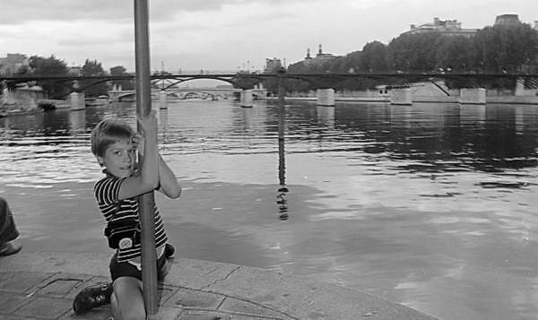 Paris (C) Peter Marshall, 1984