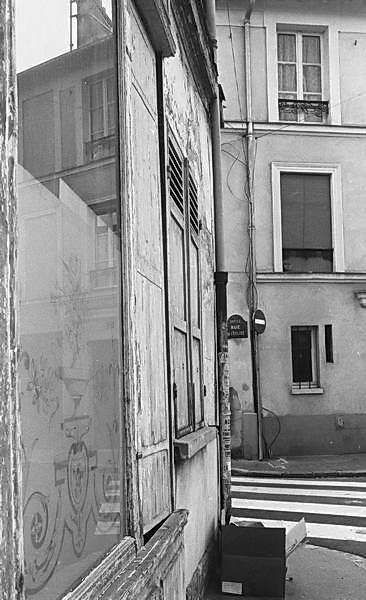 Paris (C) Peter Marshall, 1984