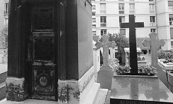 Paris (C) Peter Marshall, 1984