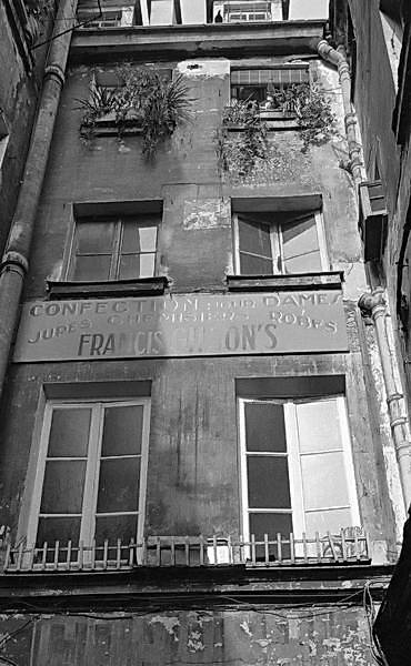 Paris (C) Peter Marshall, 1984