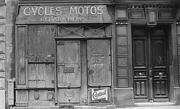 Paris (C) Peter Marshall, 1984