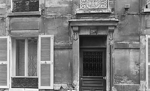 Paris (C) Peter Marshall, 1984