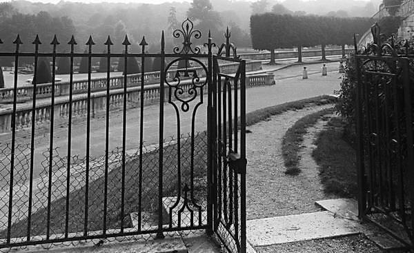 Paris (C) Peter Marshall, 1984