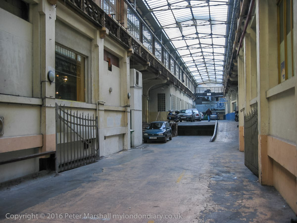 Paris (C) Peter Marshall, 2004