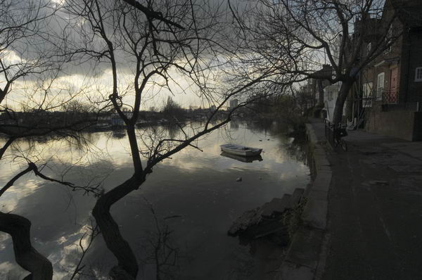 Picture © Peter Marshall, 2004