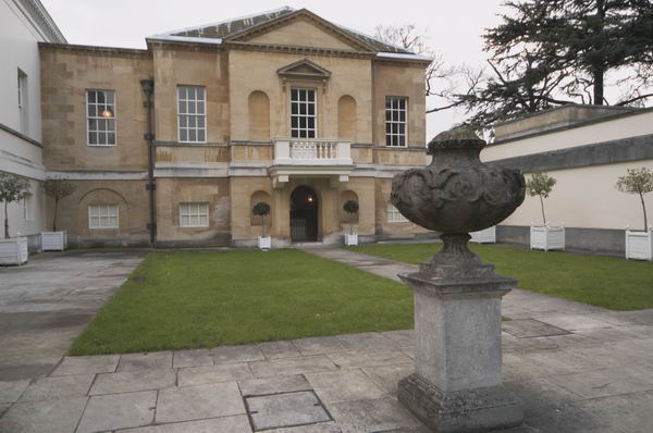 Picture © Peter Marshall, 2004