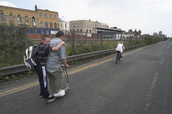 Picture © Peter Marshall, 2004