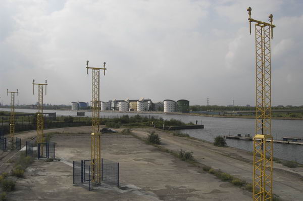 Picture © Peter Marshall, 2004