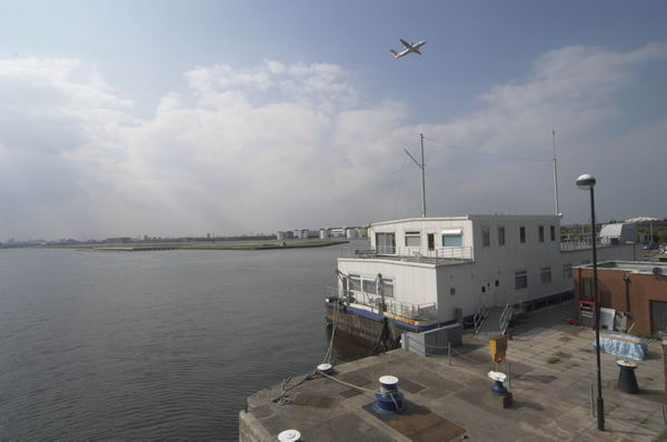 Picture © Peter Marshall, 2004