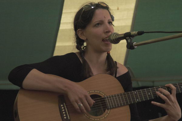 Picture © Peter Marshall, 2004