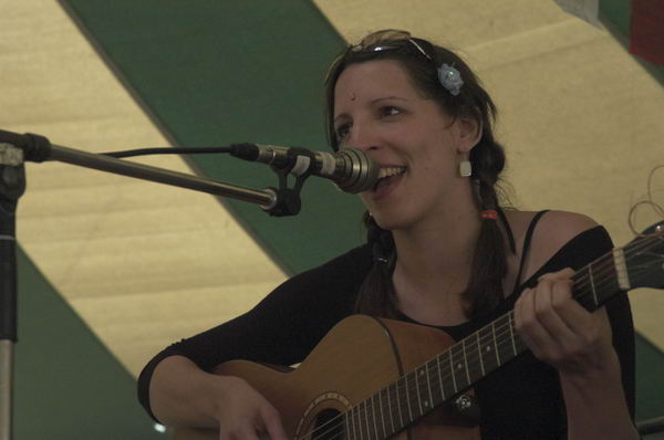 Picture © Peter Marshall, 2004