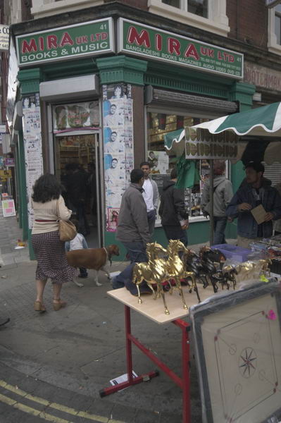 Picture © Peter Marshall, 2004