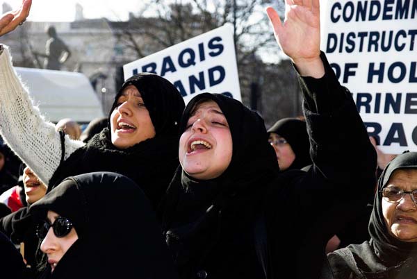 Muslims oppose Samarra bombing. © 2006, Peter Marshall