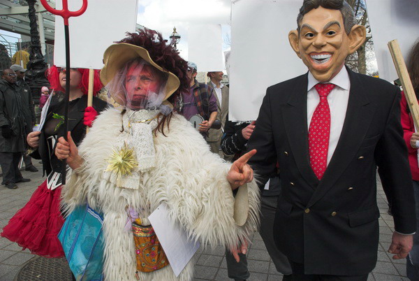Fools Paradise Parade, London © 2006, Peter Marshall
