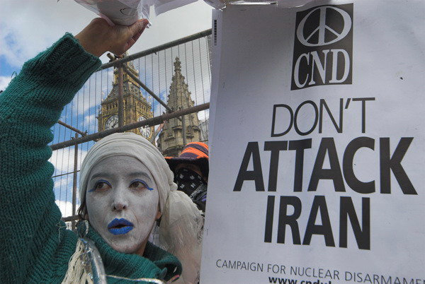 Fools Paradise Parade, London © 2006, Peter Marshall