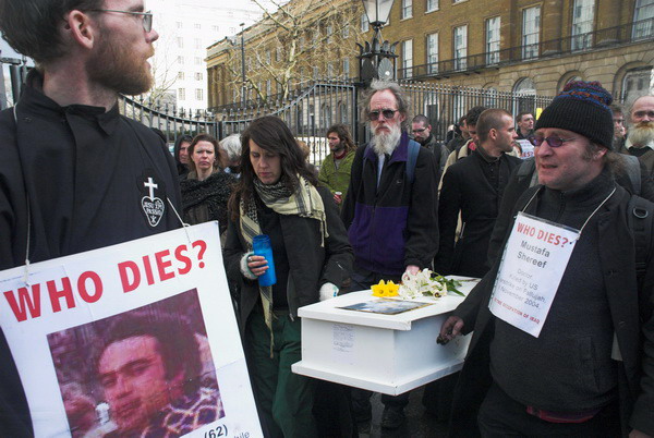 Naming the Dead - 2 Years After Fallujah © 2006, Peter Marshall