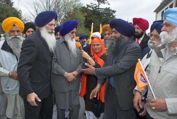 Sikhs celebrate Vaisakhi in Southall © 2006, Peter Marshall