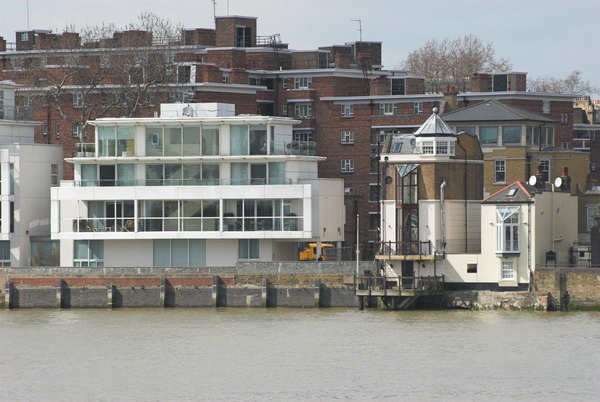 Vauxhall to Battersea © 2006, Peter Marshall