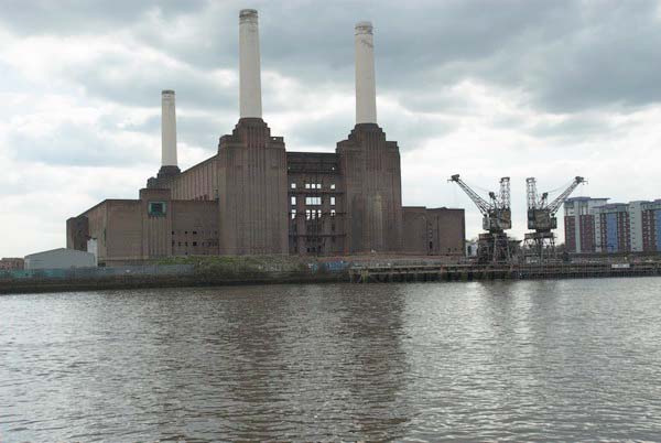 Vauxhall to Battersea © 2006, Peter Marshall