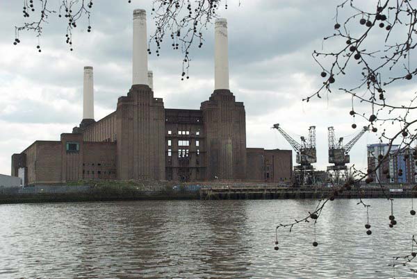 Vauxhall to Battersea © 2006, Peter Marshall