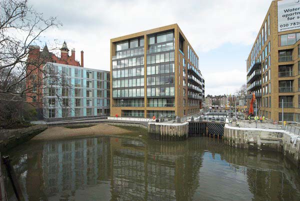 Vauxhall to Battersea © 2006, Peter Marshall