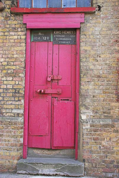 Wapping © 2006, Peter Marshall