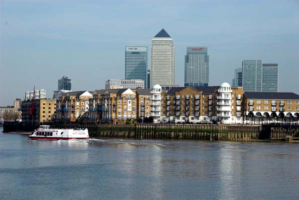 Wapping © 2006, Peter Marshall