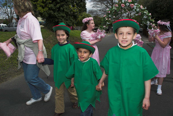 Banstead May Fayre © 2006, Peter Marshall