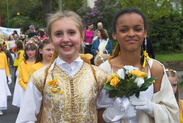 Chislehurst May Queen Ceremony © 2006, Peter Marshall