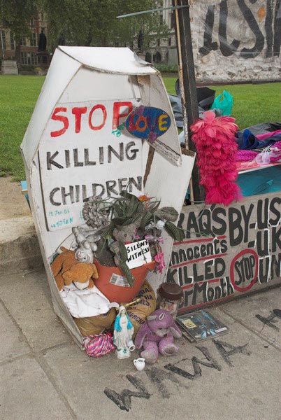 Brian Haw in Parliament Square © 2006, Peter Marshall