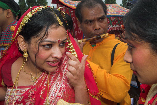 Baishahki Mela, Spitalfields, London © 2006, Peter Marshall