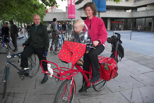 Critical Mass, London © 2006, Peter Marshall