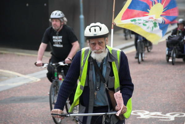 Critical Mass, London © 2006, Peter Marshall