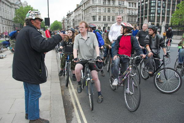 Critical Mass visits Brian Haw © 2006, Peter Marshall