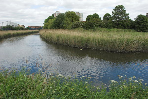 Barking and River Roding © 2006, Peter Marshall