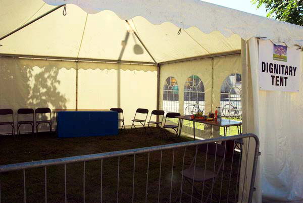 Bonkersfest? © 2006, Peter Marshall