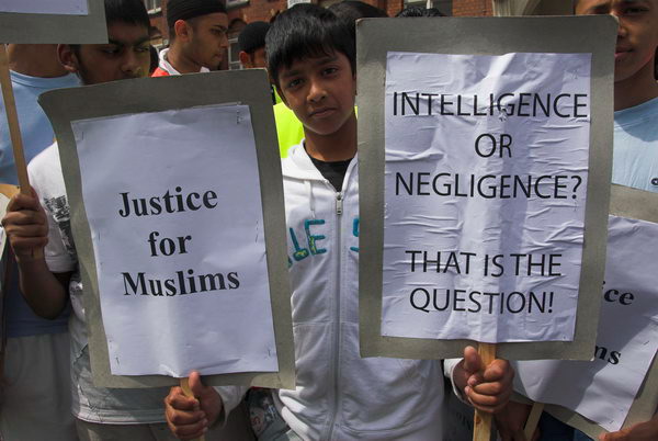 No Borders protest at Wapping. © 2006, Peter Marshall