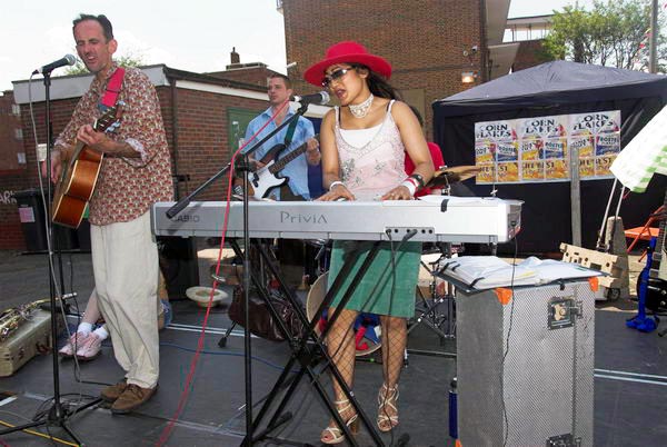 Laburnum Street Party © 2006, Peter Marshall