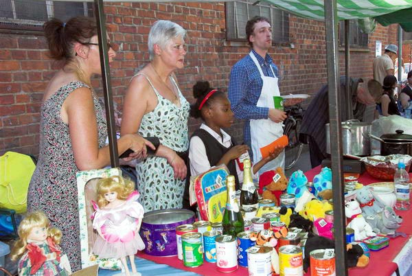 Laburnum Street Party © 2006, Peter Marshall