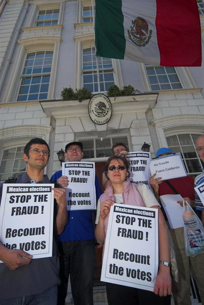 Picket, Mexican Embassy, London. 14 July 2006