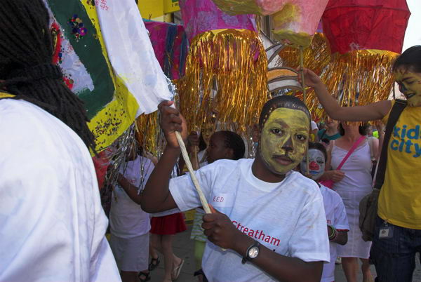 Streatham Festival Childrens Parade © 2006, Peter Marshall